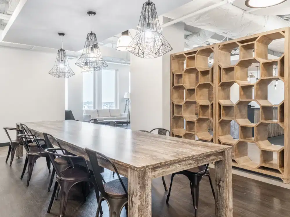 Regus - AIA Central (Coworking)