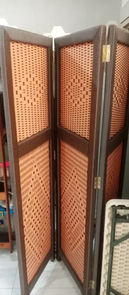 Pemisah Pembatas Ruangan