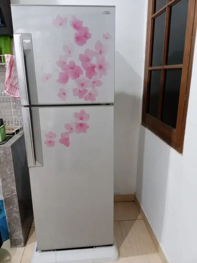 Kulkas Sanyo 2 pintu tanpa bunga es