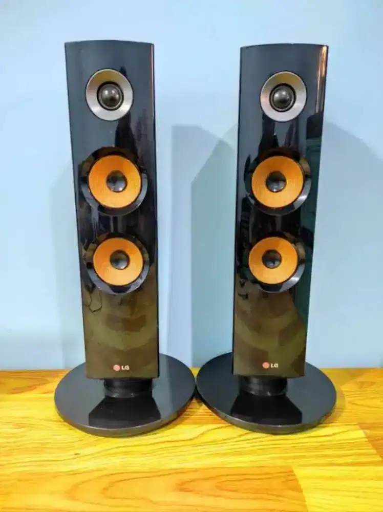 Speaker tower Lg