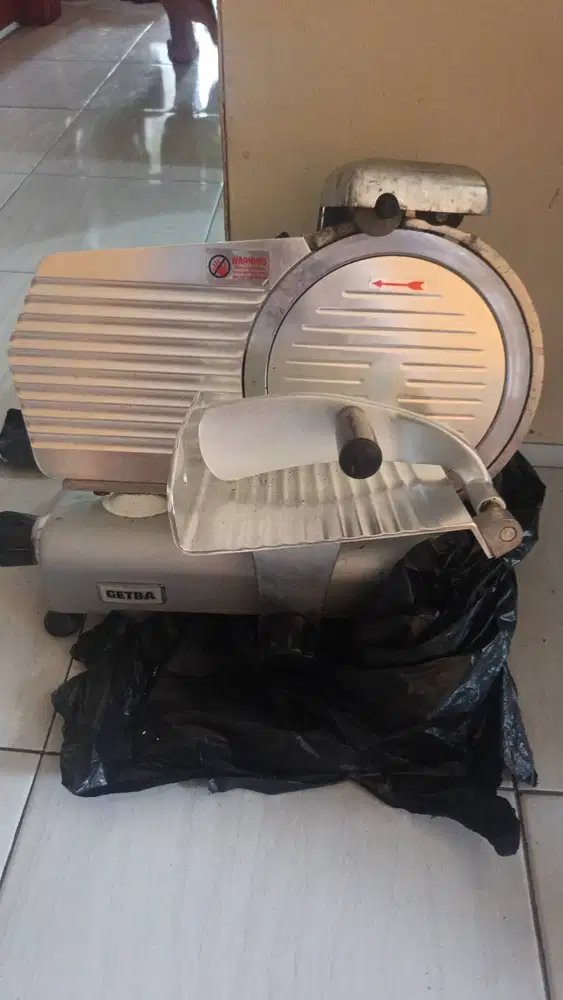 Mesin pemotong daging tipis