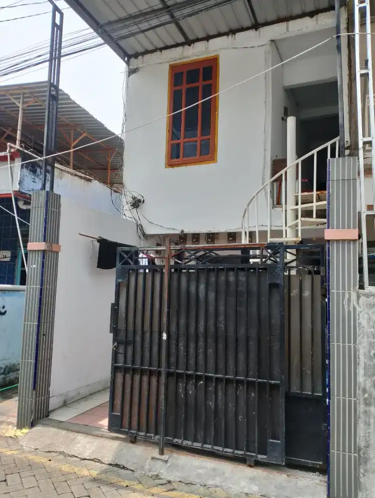 Rumah kos aktif digresik kota