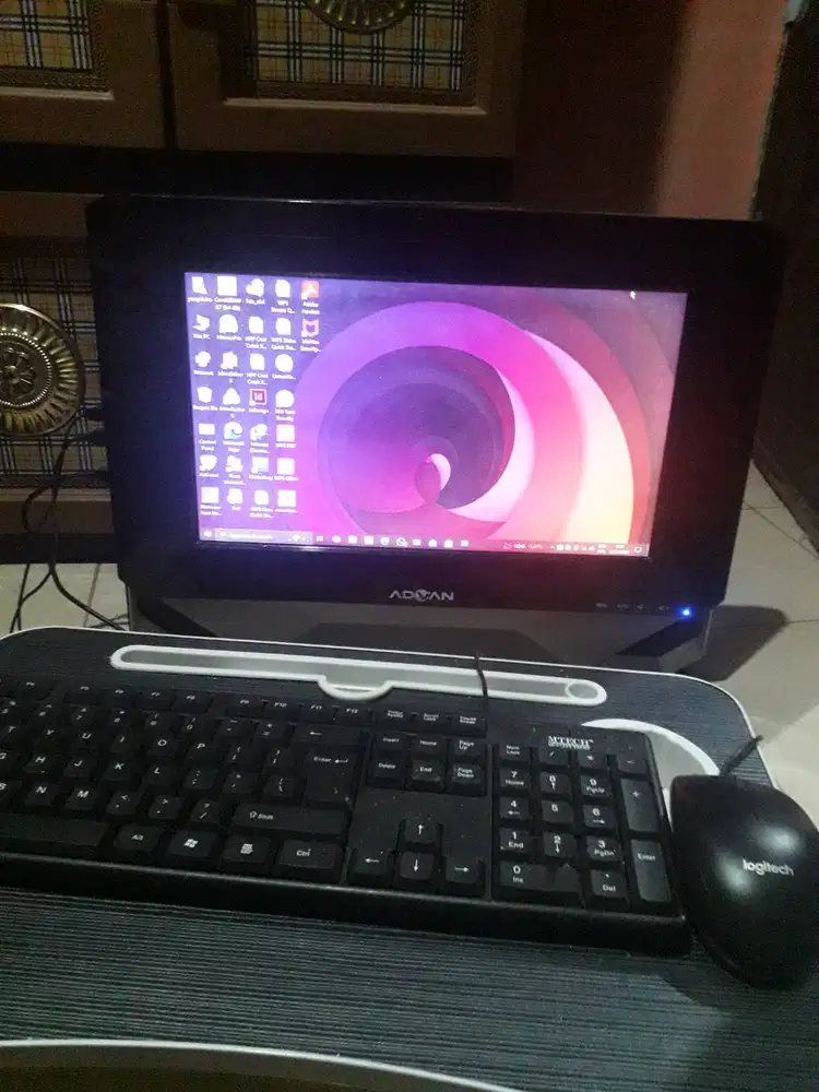 ALL IN ONE PC core i3 ssd 250 ram 8