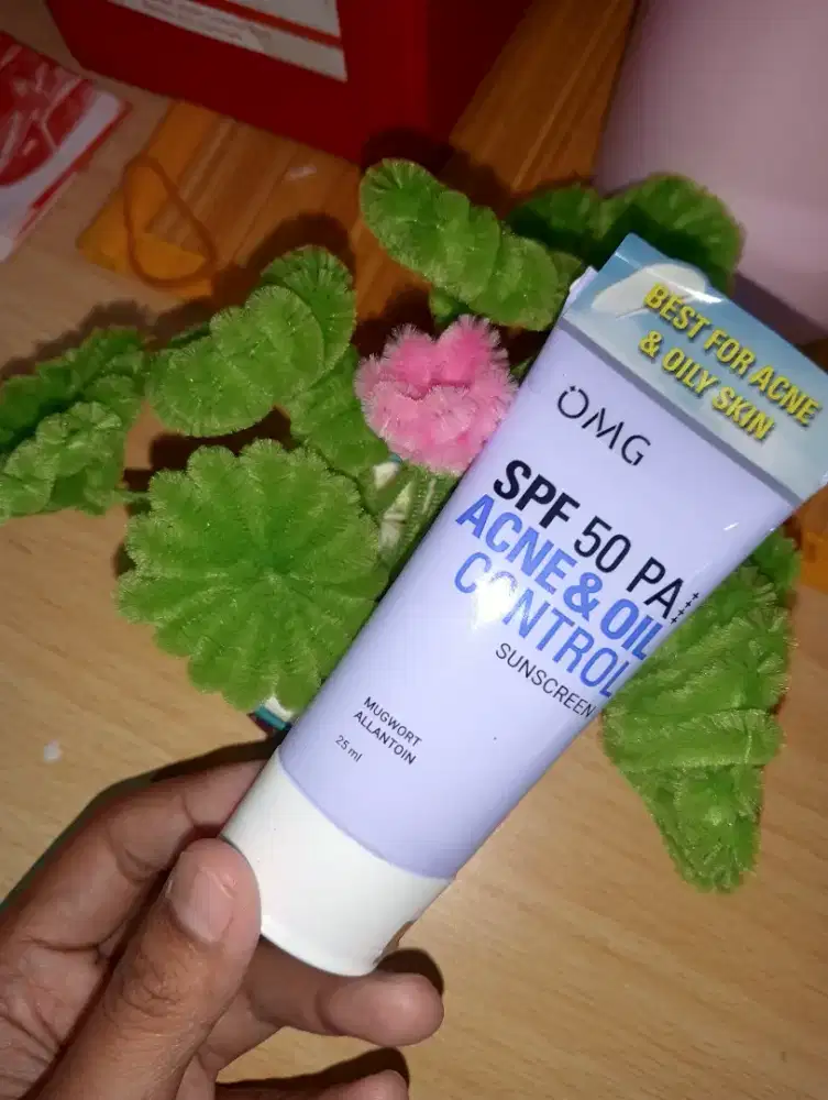 Sunscreen Omg  Acne & Oil