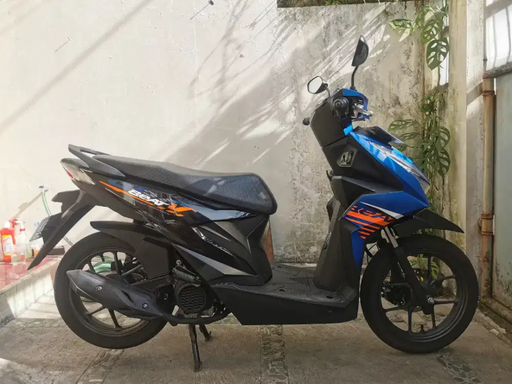 Jual BEAT DELUXE 2022 low km