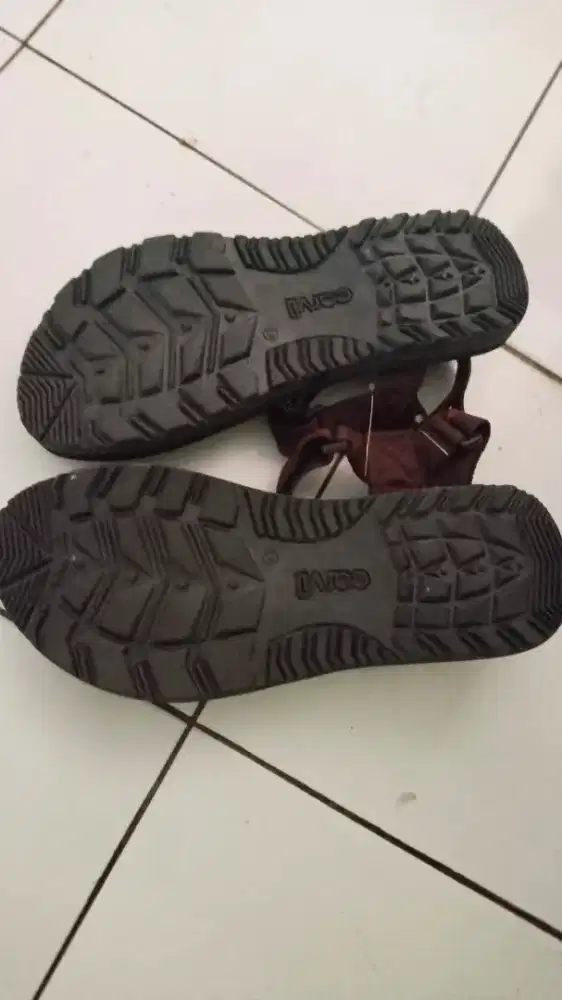 Sendal gunung carvil