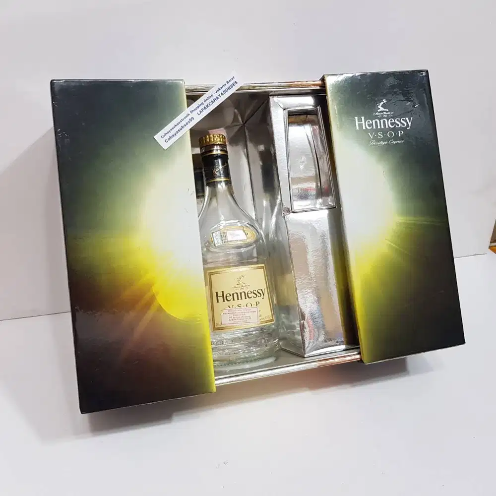 Botol Kosong Henesi Privilege Box Besar Koleksi Botol Pajangan Antik