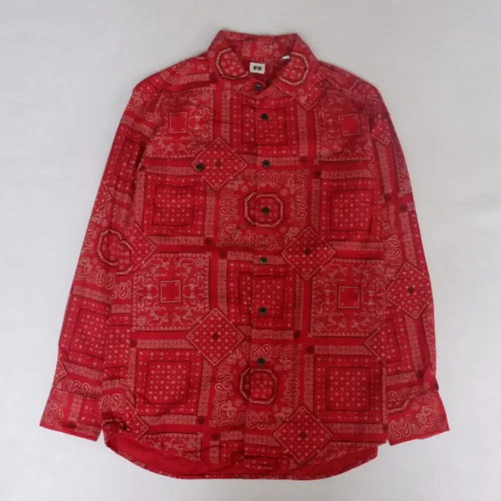 Uniqlo kemeja flanel paisley red