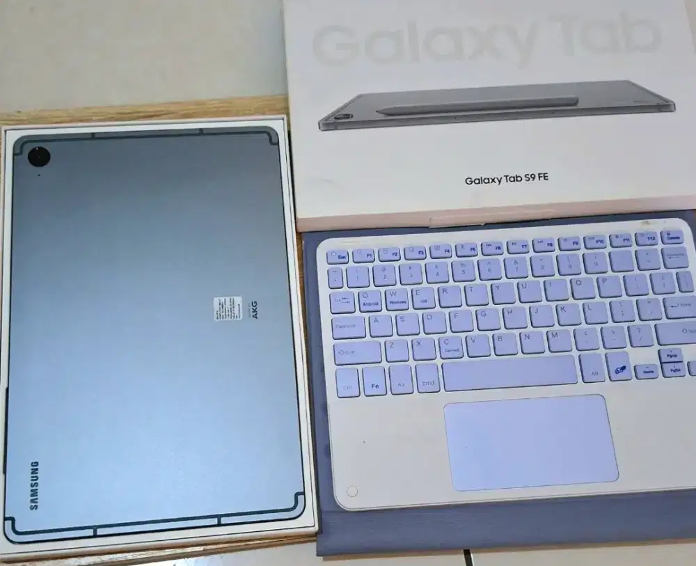Samsung Tab S9 FE Fullset Bonus Keyboard