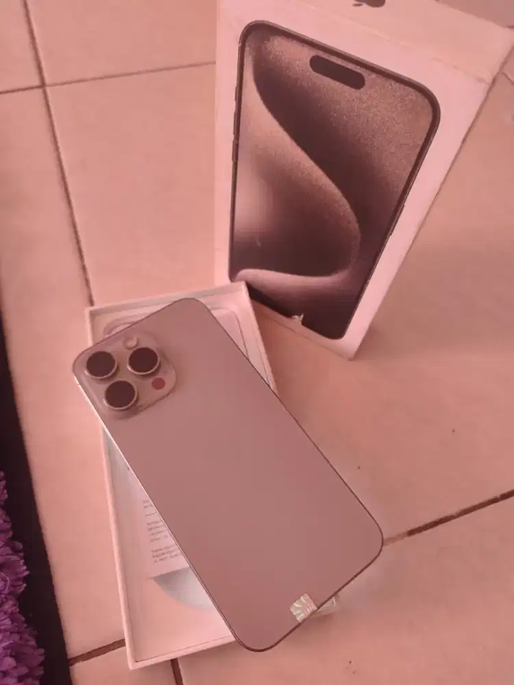 Iphone 15 pro max 256(naturan titanium)