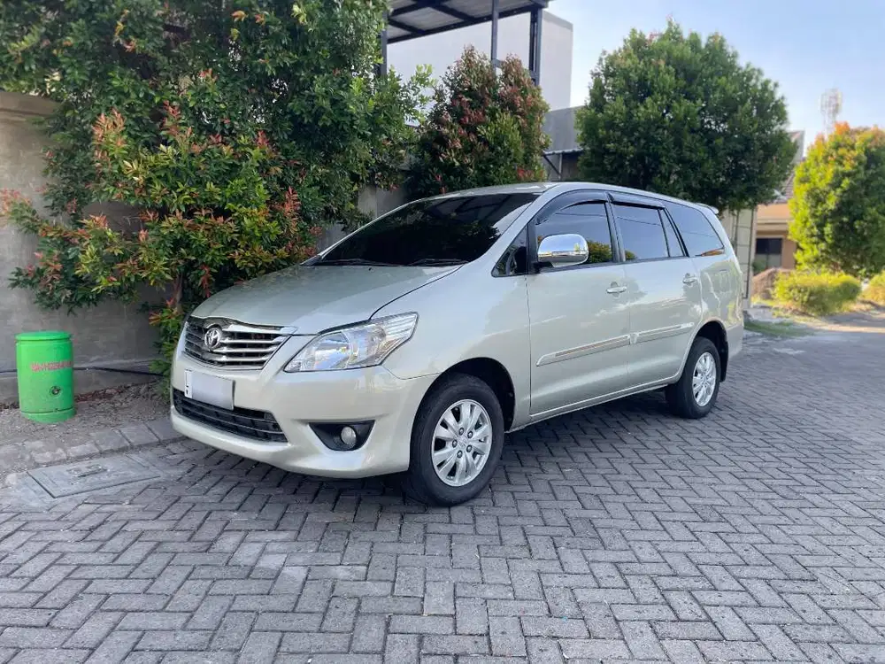 Toyota Kijang Innova 2.0 Bensin G AT Matik 2012