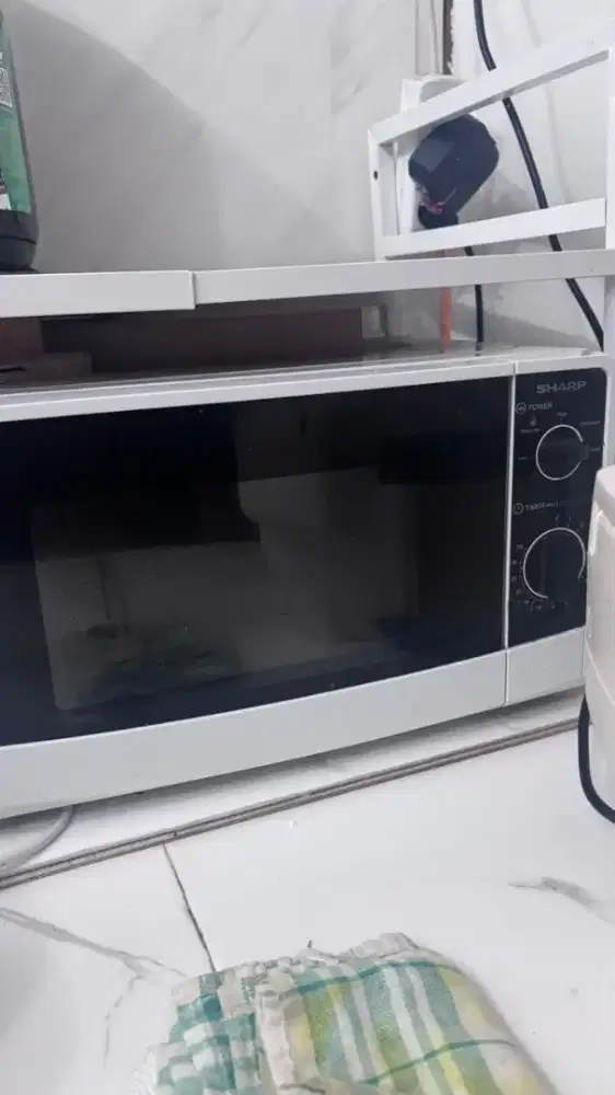 Microwave putih bagus
