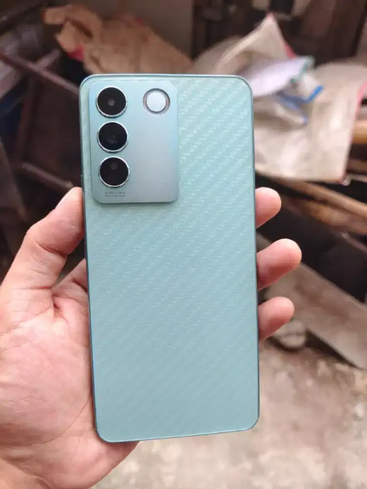 Vivo V27e 4g ram 12+8/256 hp casan