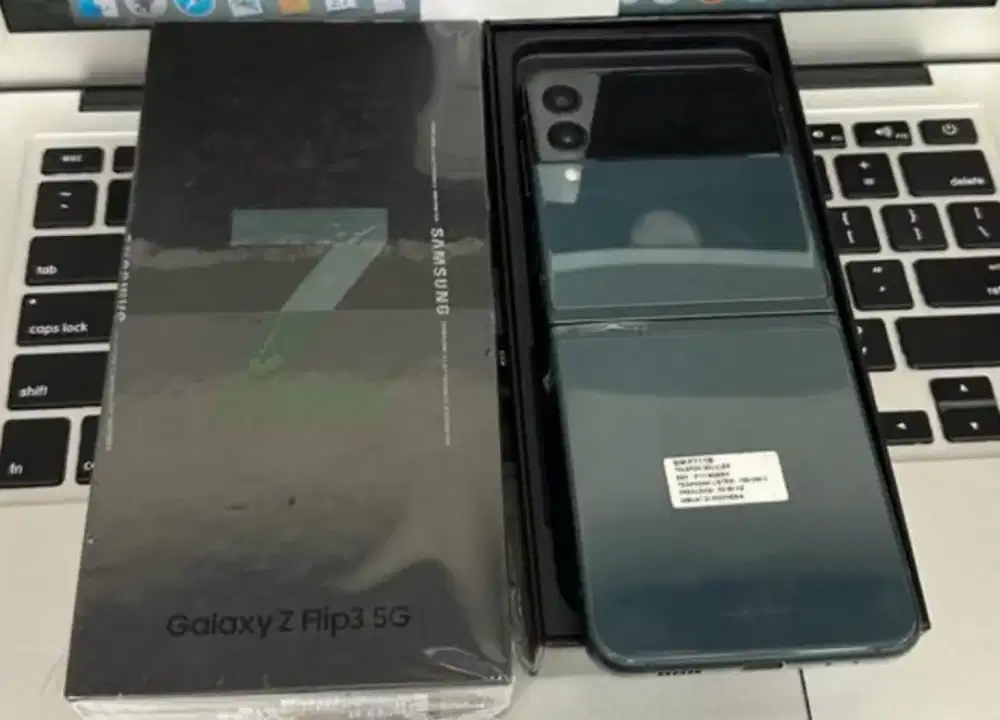 Murah hp Samsung Z Flip 3 5G 8/128 lkp, bs TT
