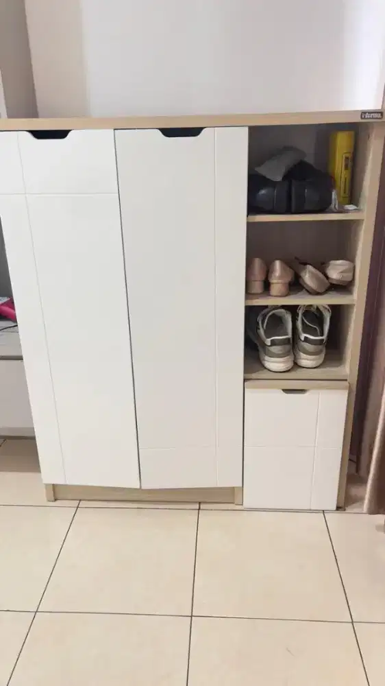 Rak/lemari sepatu informa