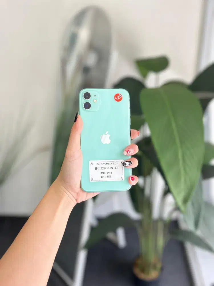 Iphone 11 128GB fullset mulus nominus bergaransi terima tt cod