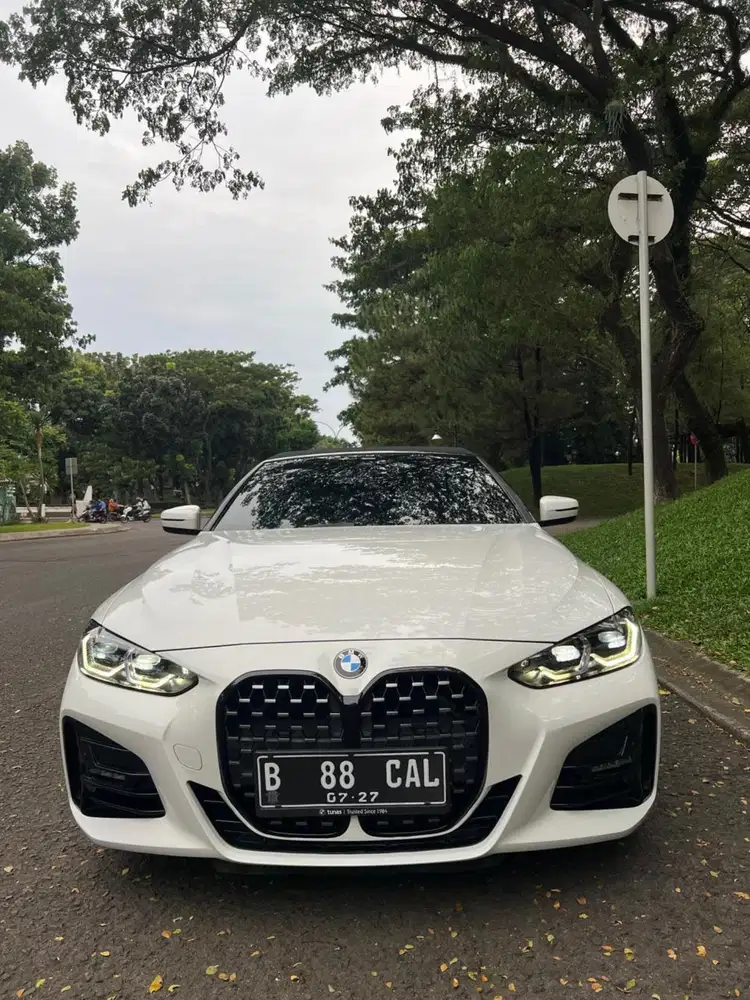 BMW 430i Cabrio 2022 white on black