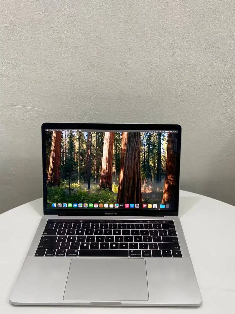 Macbook Pro Touchbar 2019 Core i5 Ram 16GB Ssd 500GB Layar 13,3in N-EC
