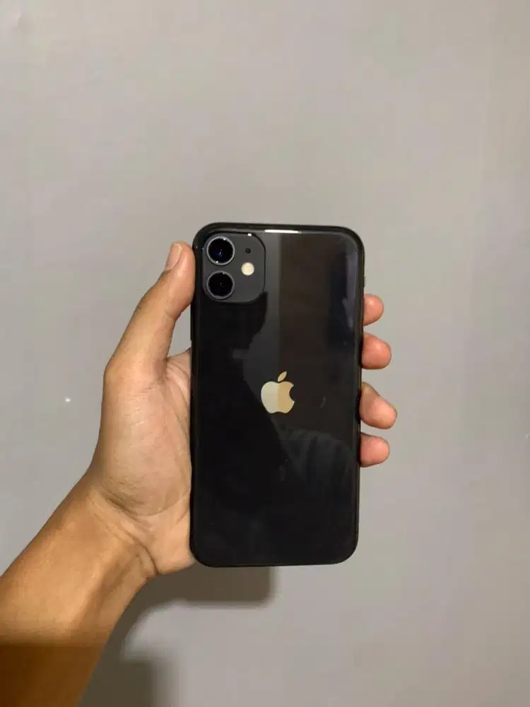 IPHONE 11 64GB FULLSET ! EX INTER ALLOPERATOR ! MULUS NO MINUS ! NEGO
