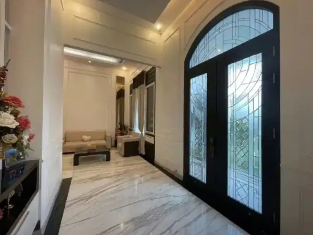 Rumah kompleks elite Villa Artha Gading Kelapa Gading 14x21m 4 lantai, sangat bagus