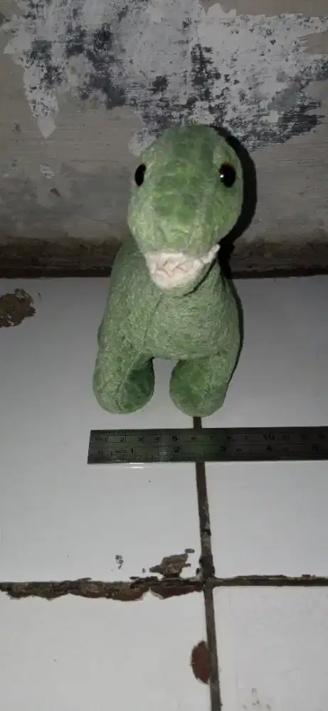 boneka dino. . .