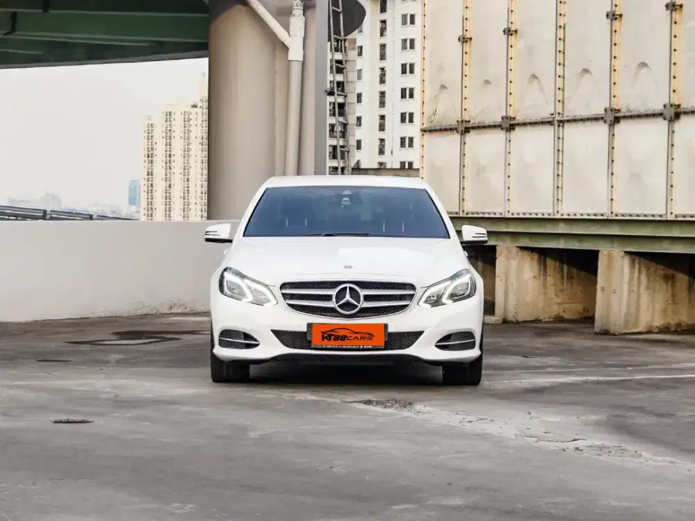 MERCEDES BENZ E250 ADVANGARDE AT PUTIH TAHUN 2015