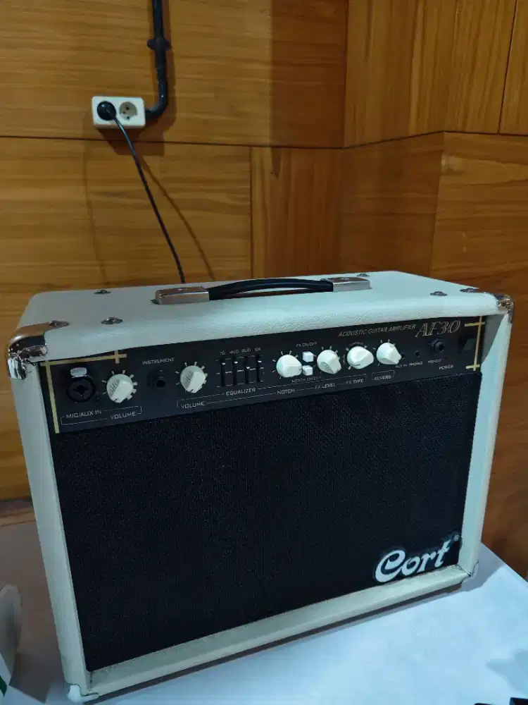 Amplifier gitar akustik Cort AF30