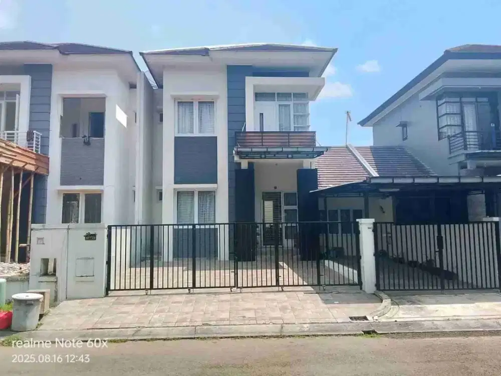 Di jual cepat ru.ah rapih siap huni boulevard grand wisata termurah