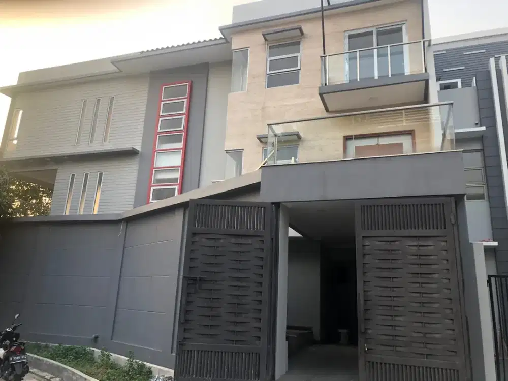 Disewa Rumah PIK 3Lt Furnished Uk256m² at Jakarta Utara