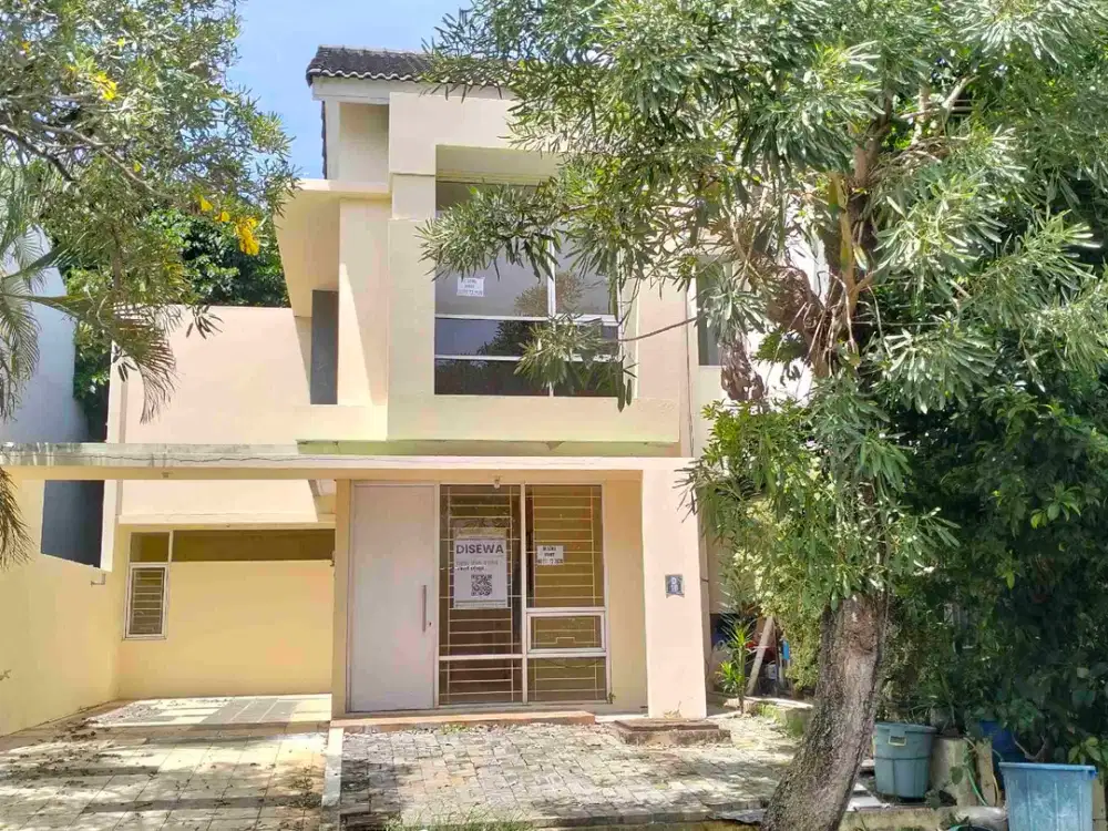 Disewakan Rumah Dengan Halaman Belakang Luas di Cluster Oleaster, Gading Serpong