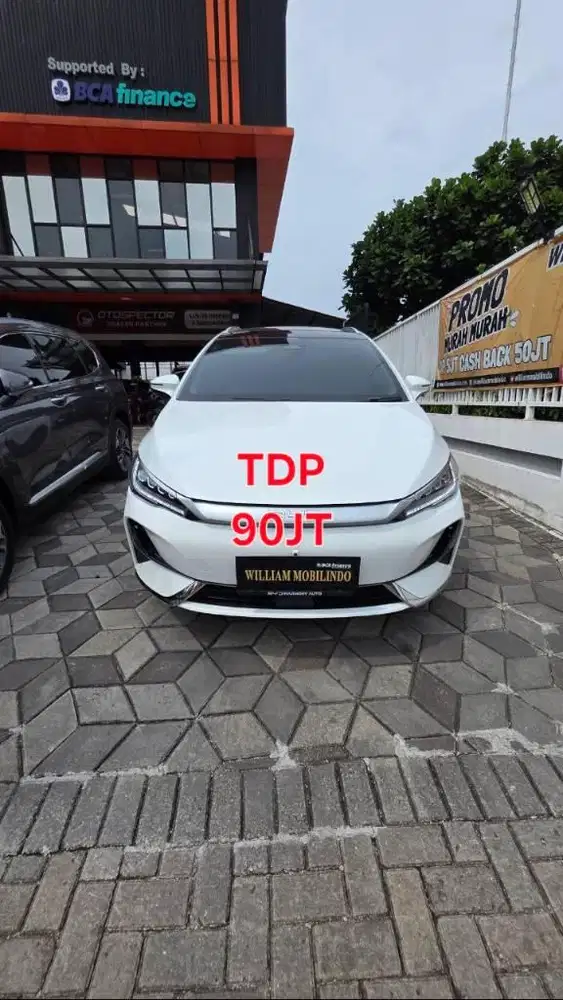BYD M6 Superior Captain Seat Matic Tahun 2024 Kondisi Mulus Terawat