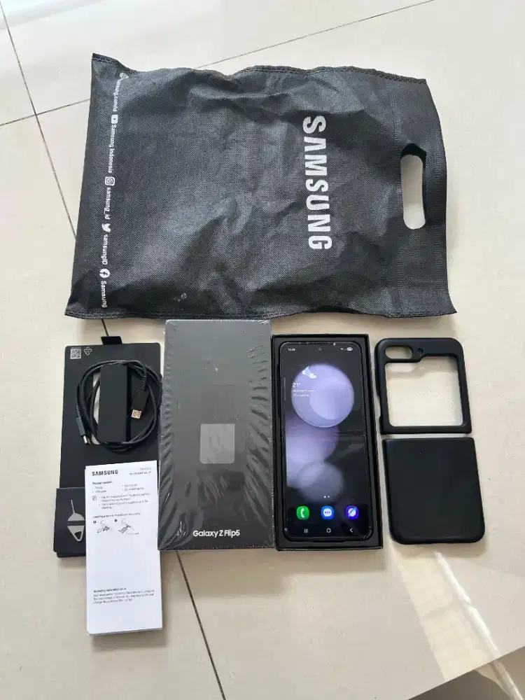 Samsung Z Flip 5/256gb Mulus Sangat