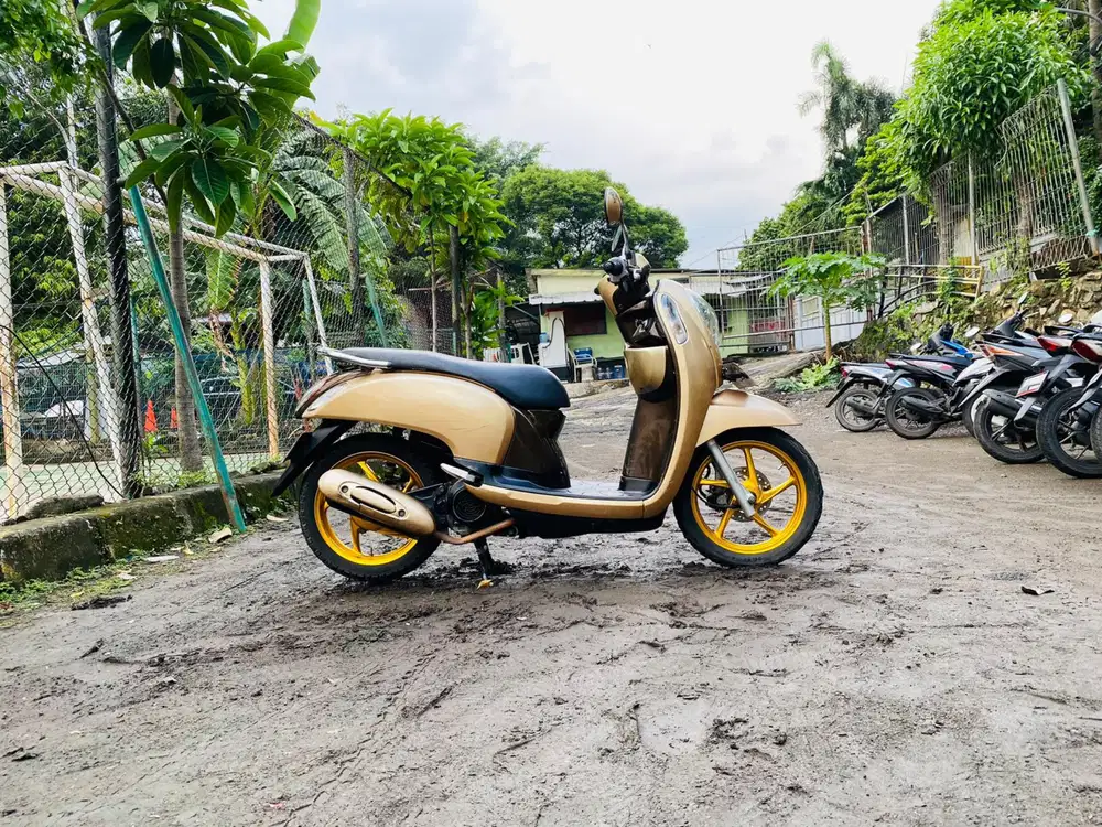 Honda Scoopy 110cc Pgm_Fi Cbs Tahun 2015