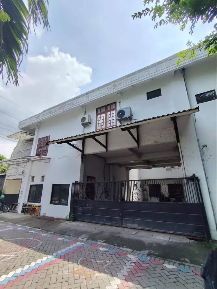 DIJUAL RUMAH MULTIFUNGSI BISA DIJADIKAN KANTOR, KOS DUKUH KUPANG BARAT