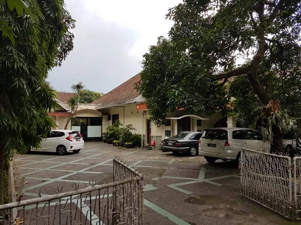 Rumah Jalan Purnawarman Sayap Dago, Bandung