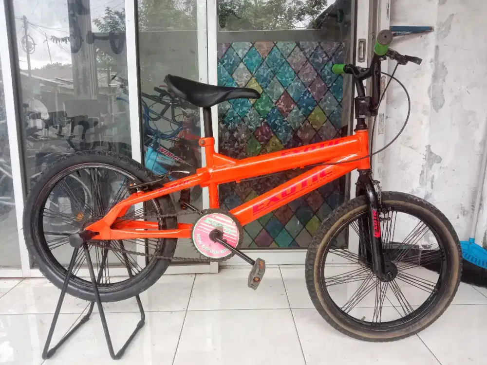 Sepeda anak Bmx uk20