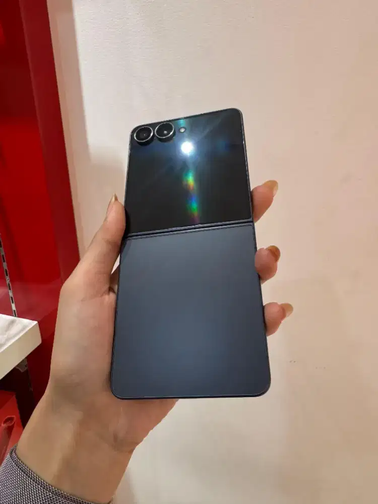 Samsung Z Flip7 12/256gb garansi on