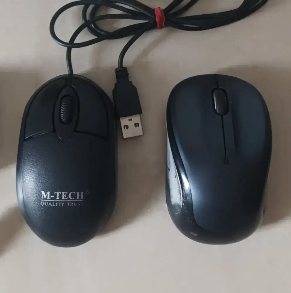 Mouse 2 pcs bluetooth dan kabel (masih ada)