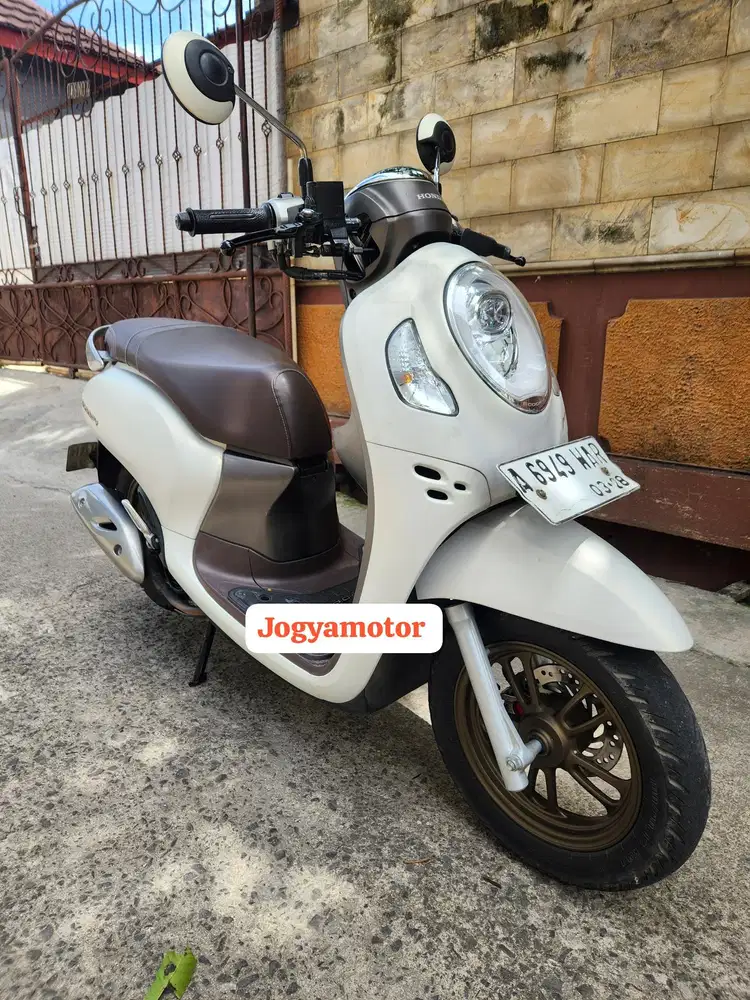 (B) honda scoopy Prestige tahun 2023