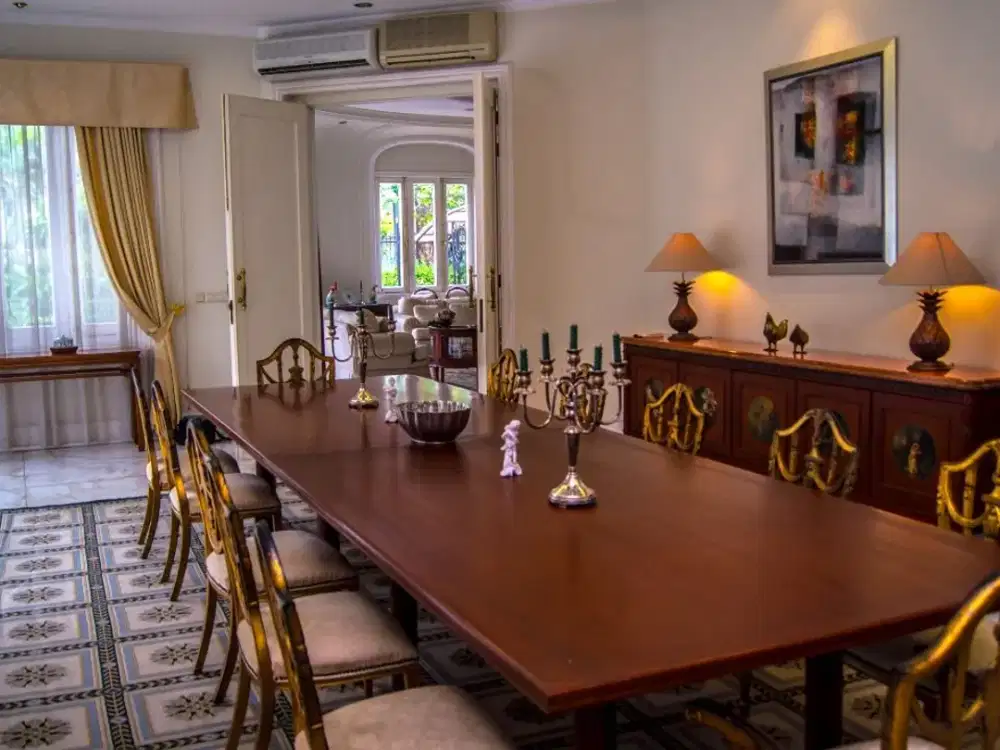 Dijual / Disewakan rumah bagus di lingkungan eksklusif Kuningan - Jakarta Selatan