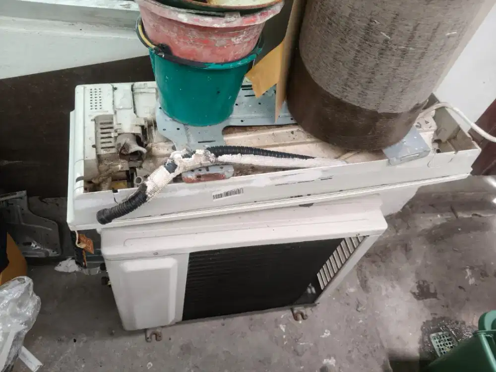 Penampongan AC bekas