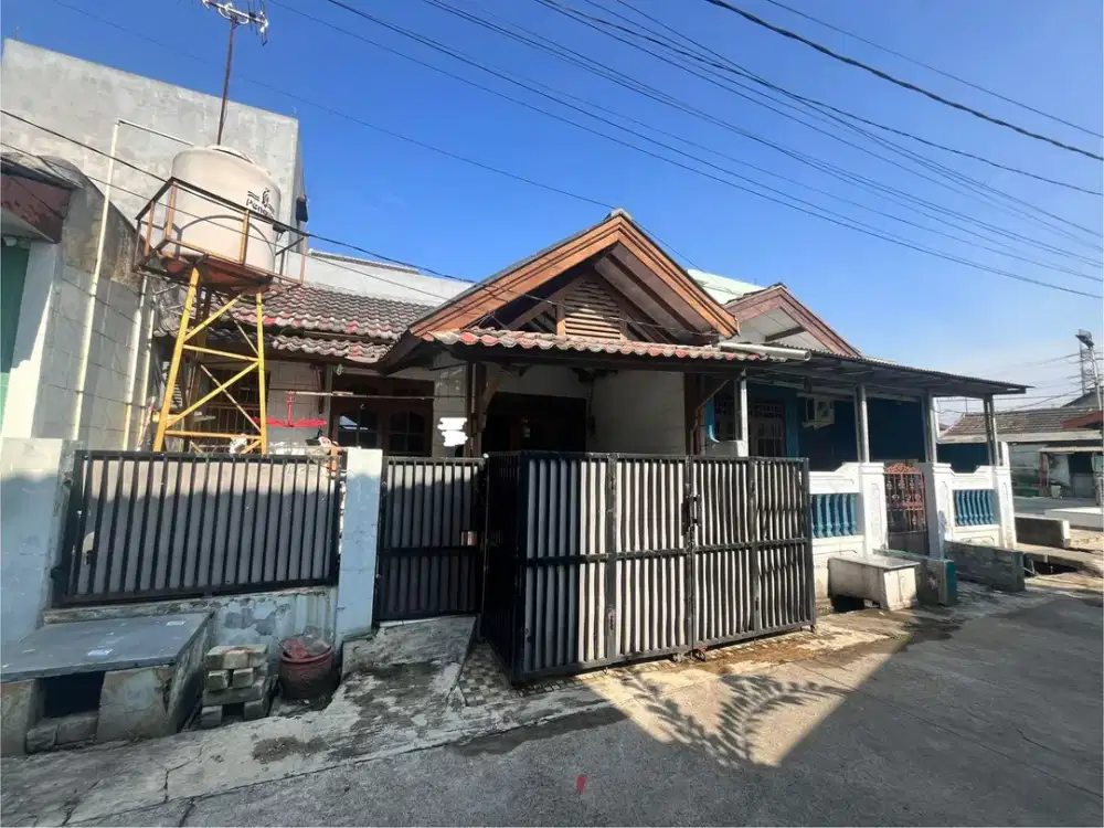 Rumah Terawat Dekat Terminal dan Stasiun Bekasi Hadap Timur J-38881