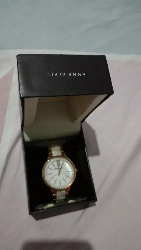 Jam tangan ANNE KLEIN