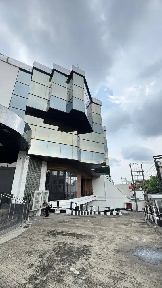 DISEWA GEDUNG JL SULAWESI GUBENG PUSAT KOTA SURABAYA ADA LIFT