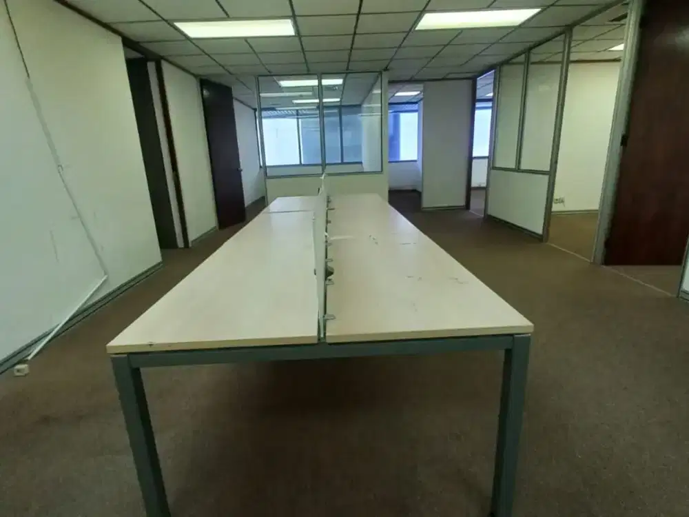 SEWA KANTOR DI JAKARTA SELATAN KUNINGAN 250M2  PARTISI  185K NEGO