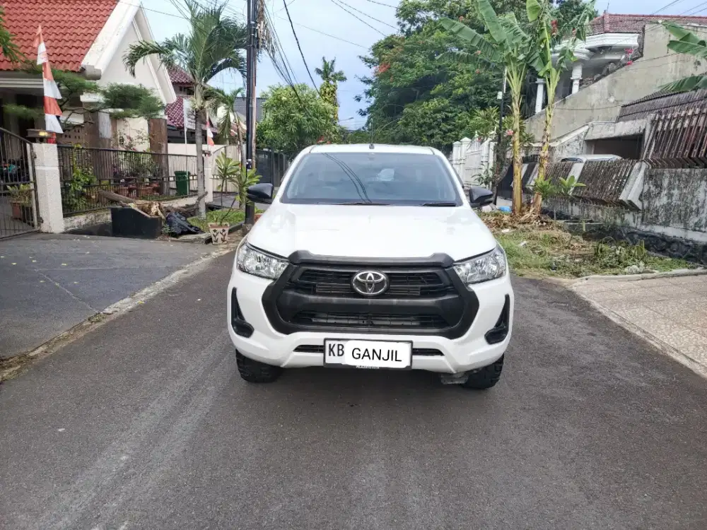 Toyota Hilux double cabin 4x4 tipe E tahun 2022 plat KB MBK di jakarta