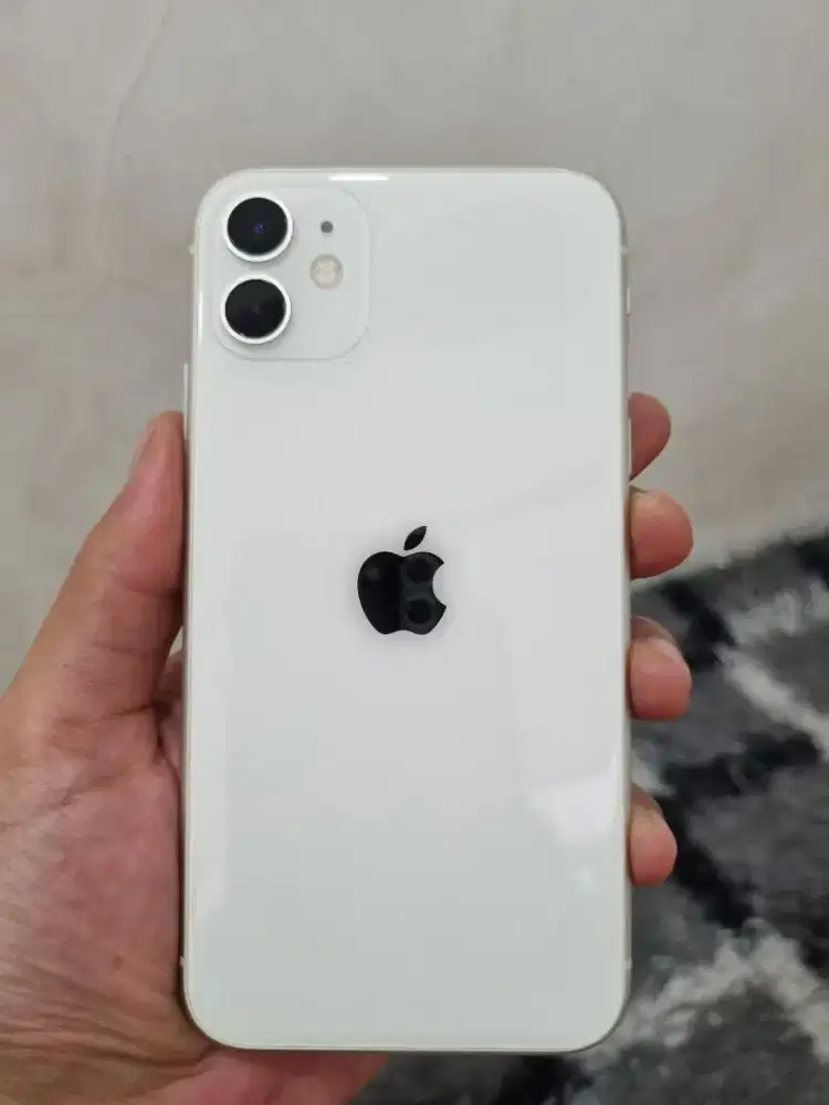 iPhone 11 128 alloperator like new