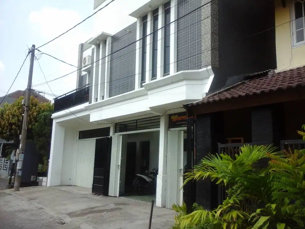 Rumah Usaha ada Minimarket dan Kos