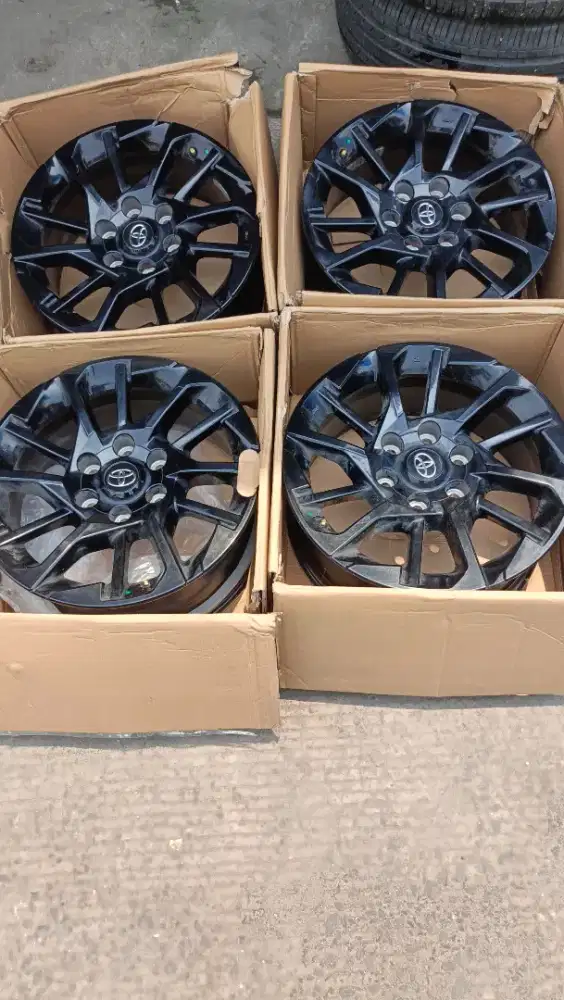 Jual velg copotan Fortuner GR full black R18 original