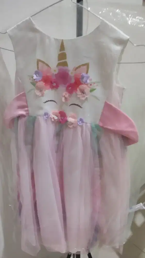 Gaun anak usia 4/5 tahun